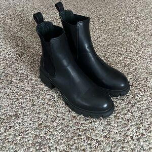 Steve Madden Chelsea Boots